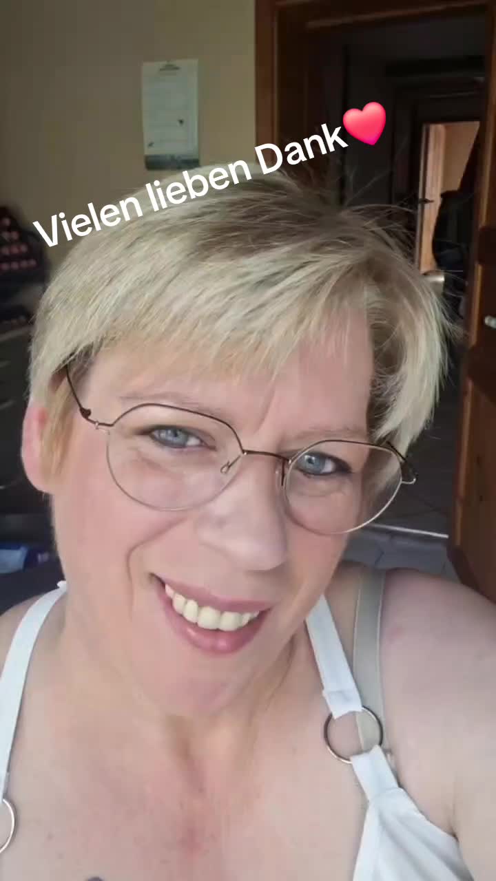 @Elli
