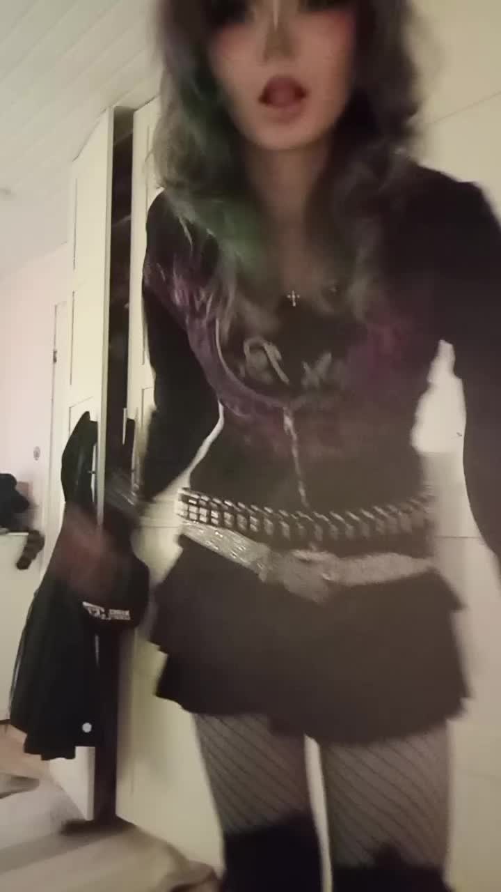@🦇eronica