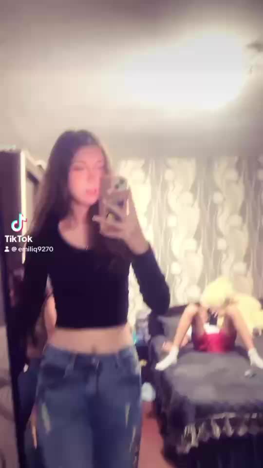 @Poli
