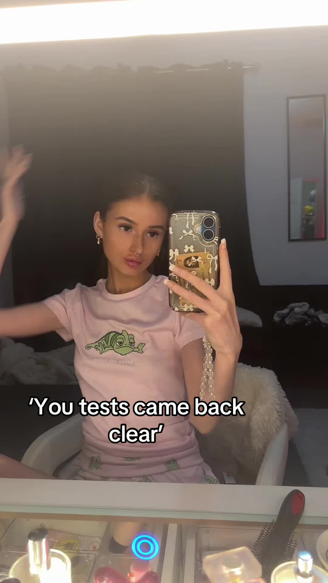 @ell 👩&zwj;❤️&zwj;💋&zwj;👩