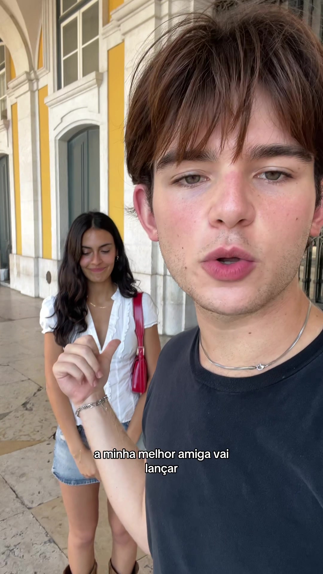 @mia.benita