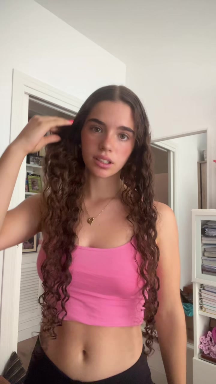 @user444111653