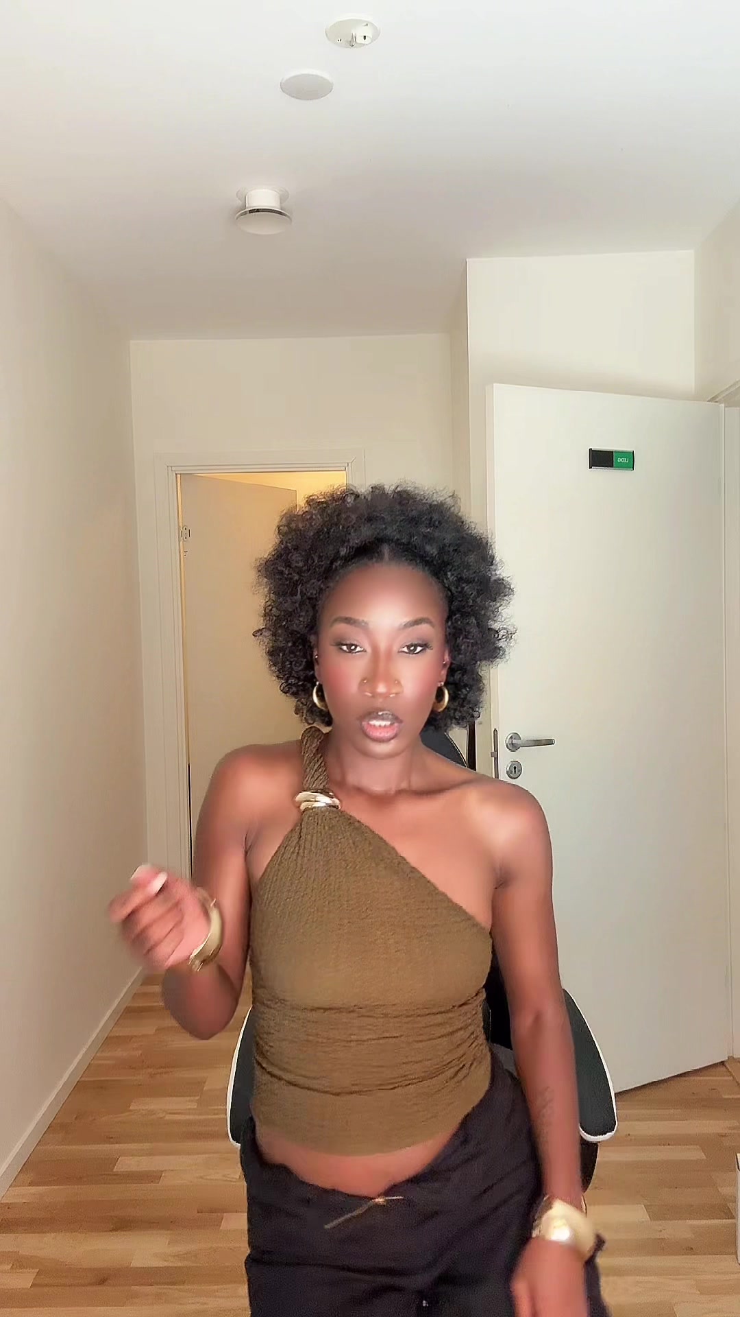 @Lolah_CheckWithJuliet💰