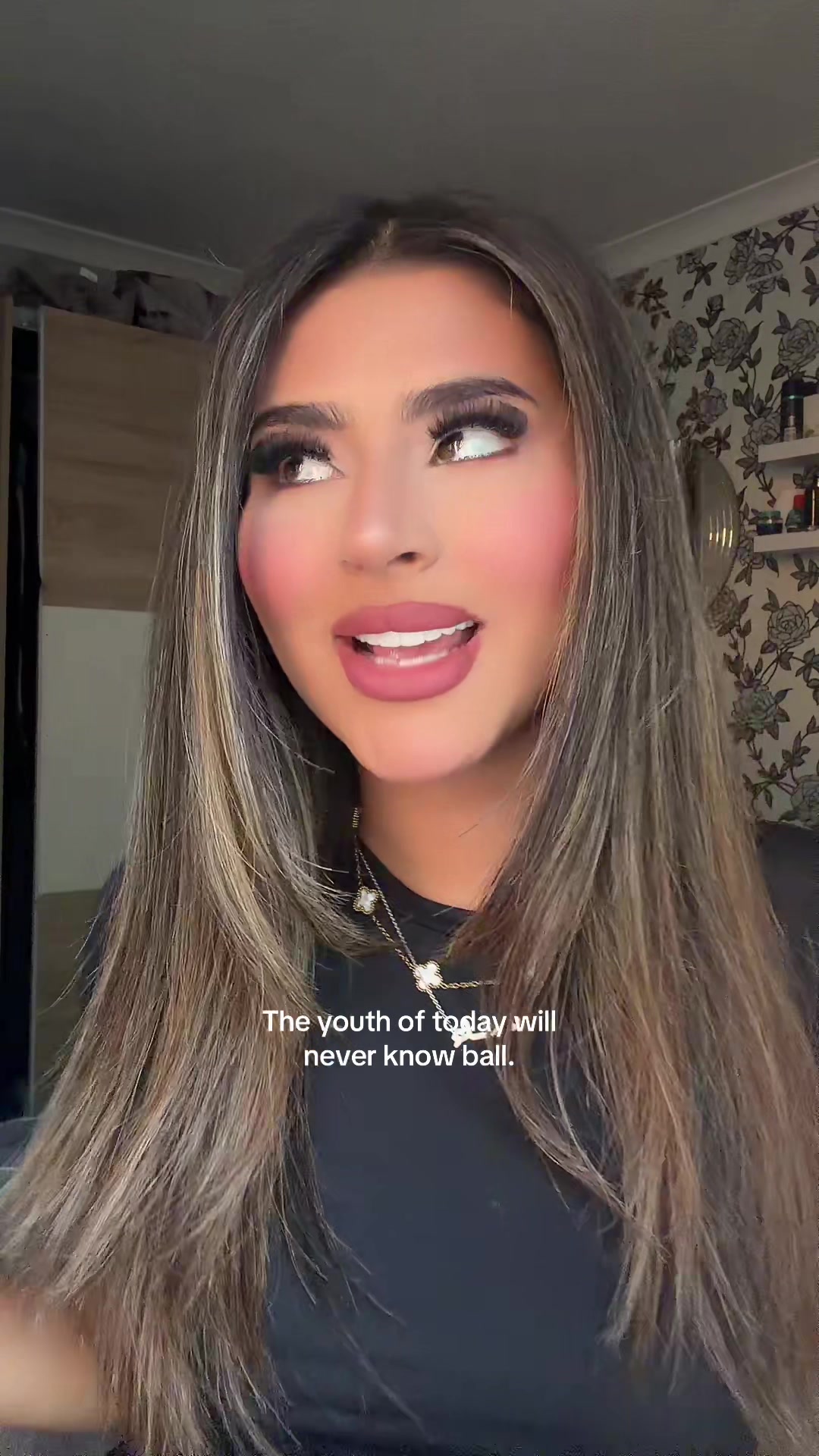 @Sana K🦄