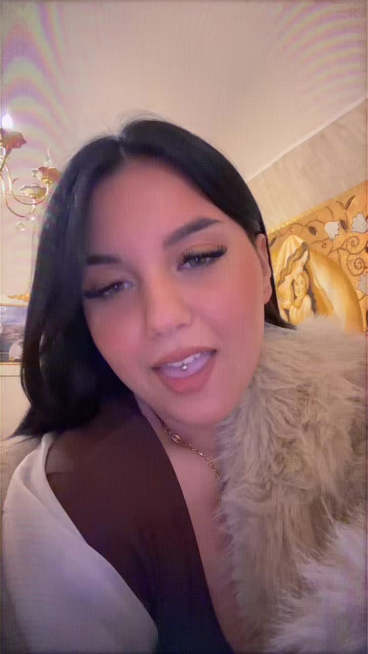 @🍒👩🏻