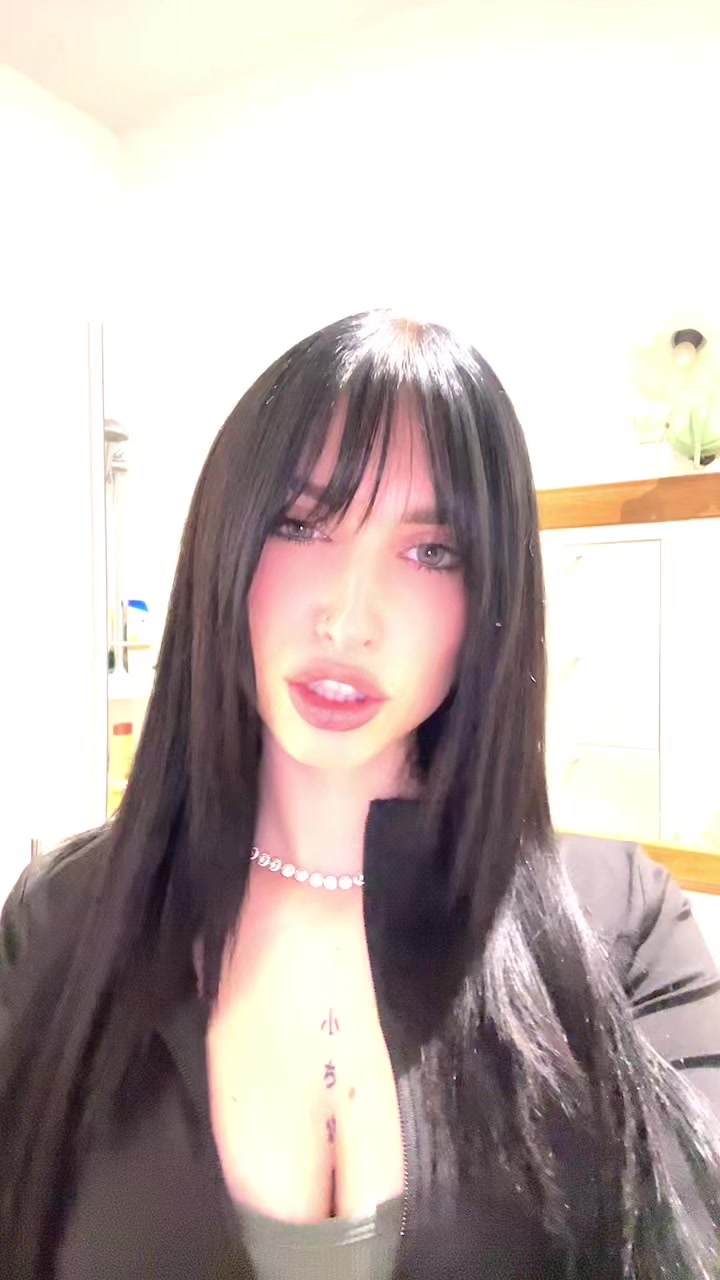 @𝑽𝒂𝒍𝒆𝒓𝒊𝒆