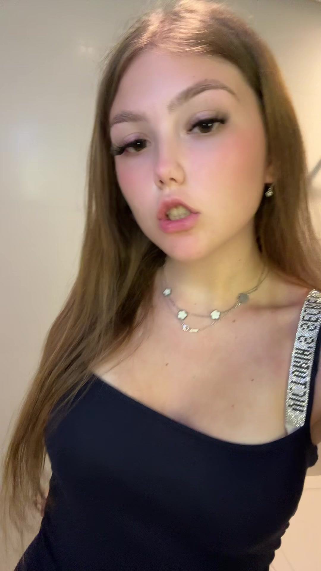 @lily🦄
