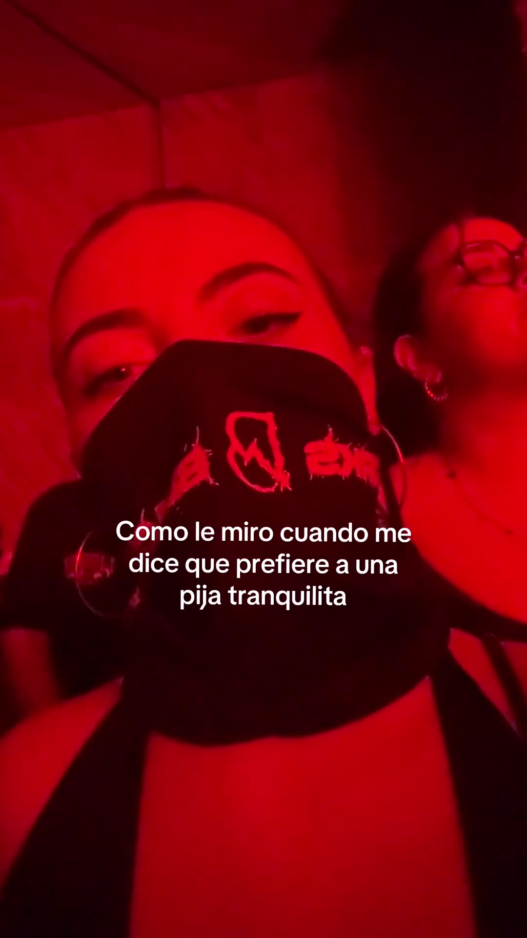 @danielaarosteguii