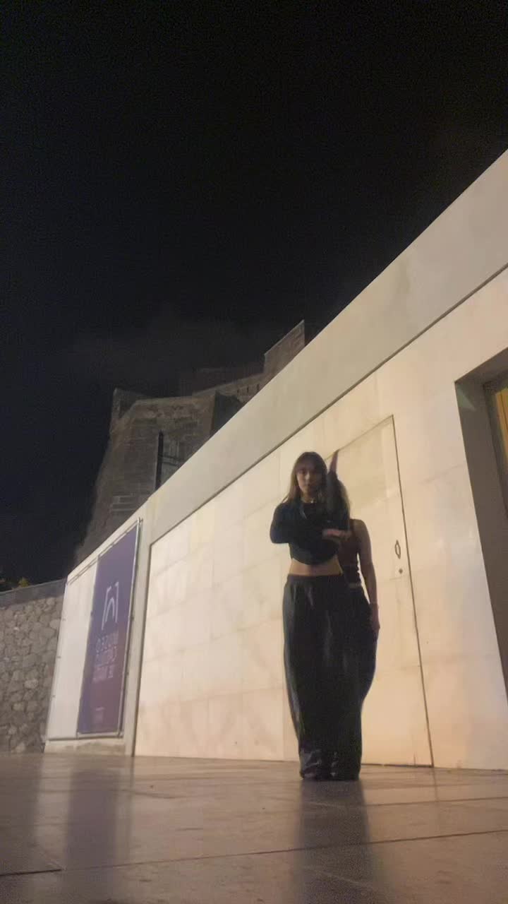 @Ro