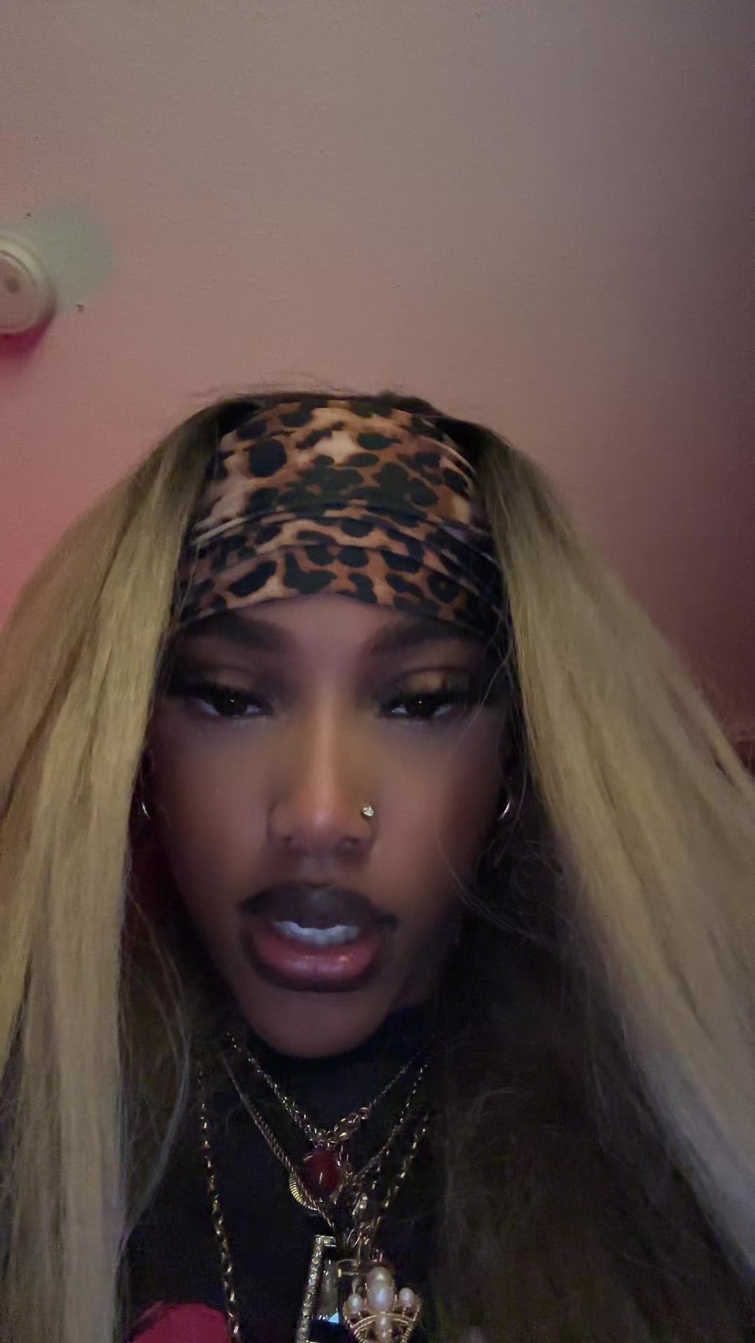 @emoHoodbarbie🤘🏾🖤💋