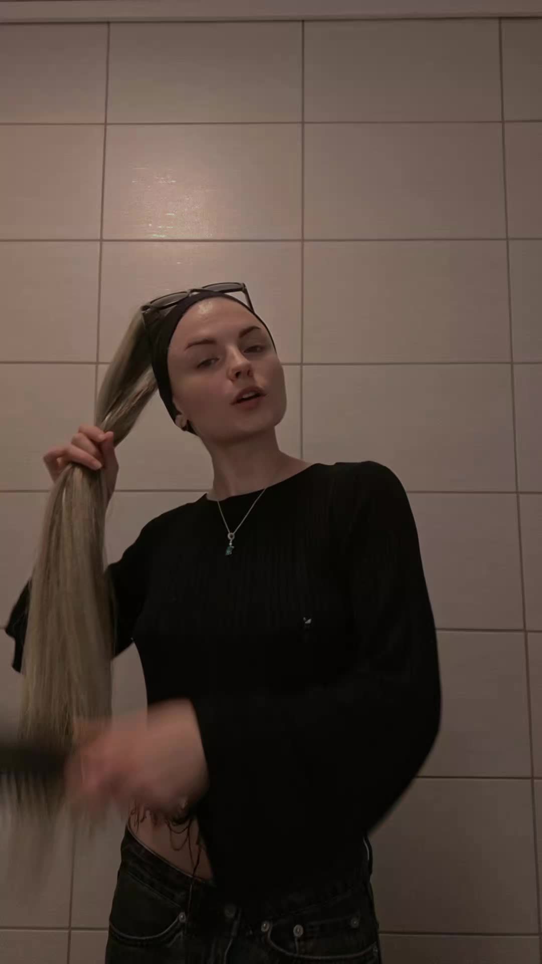 @Vee