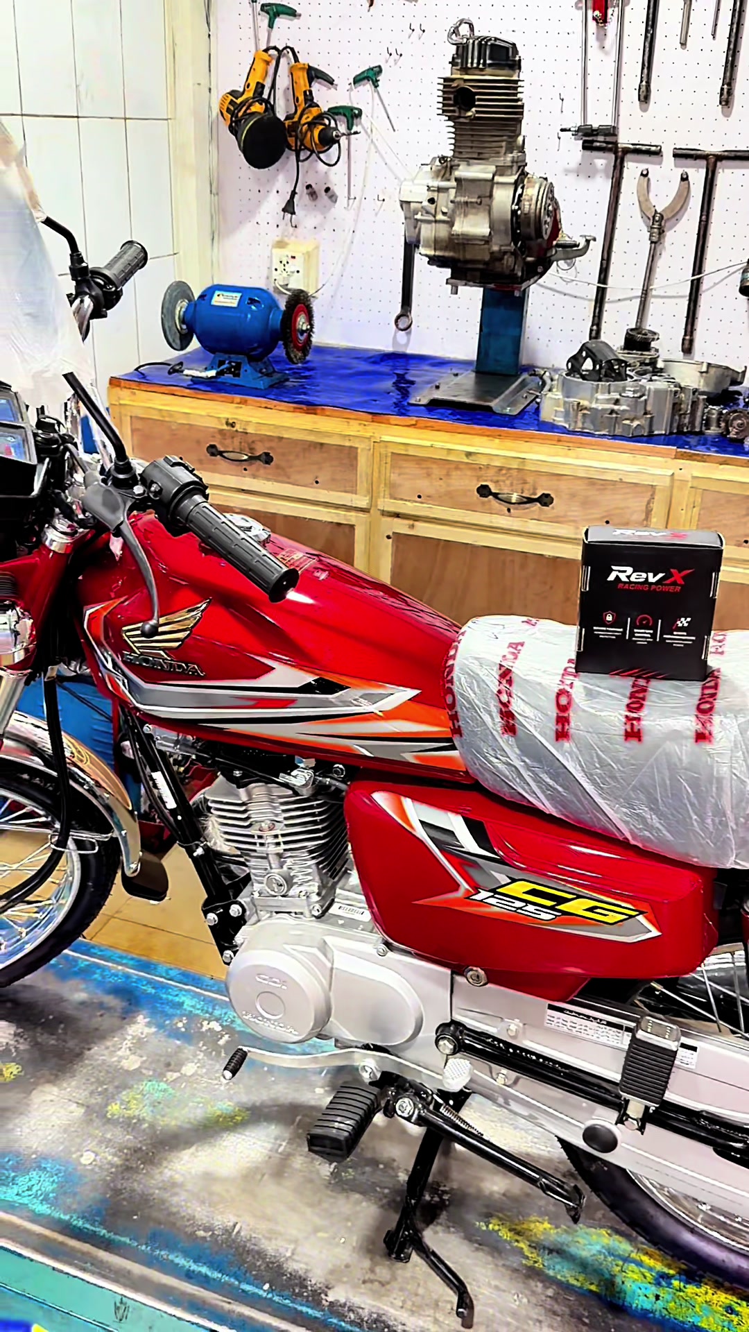 @Honda workshop officials