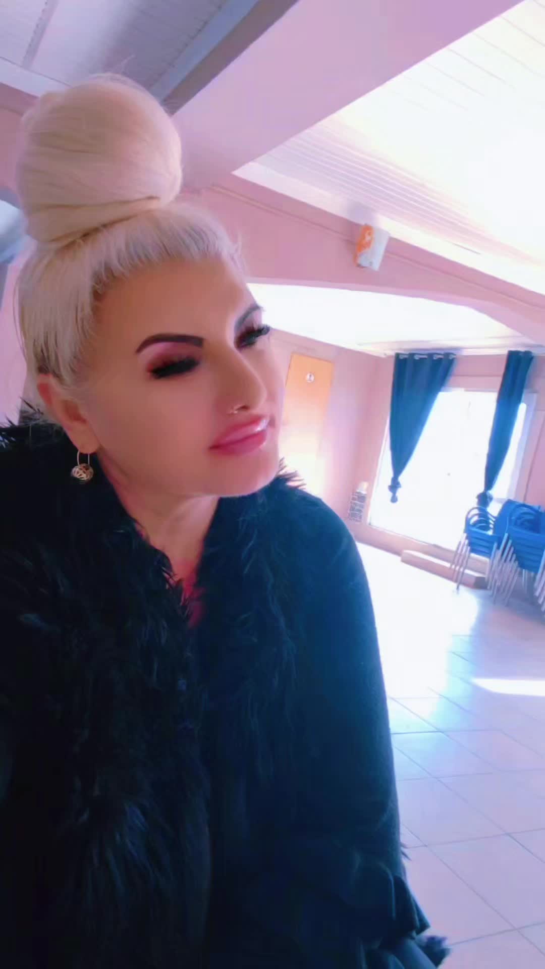 @☘️VĂDUVA VESELĂ ☘️
