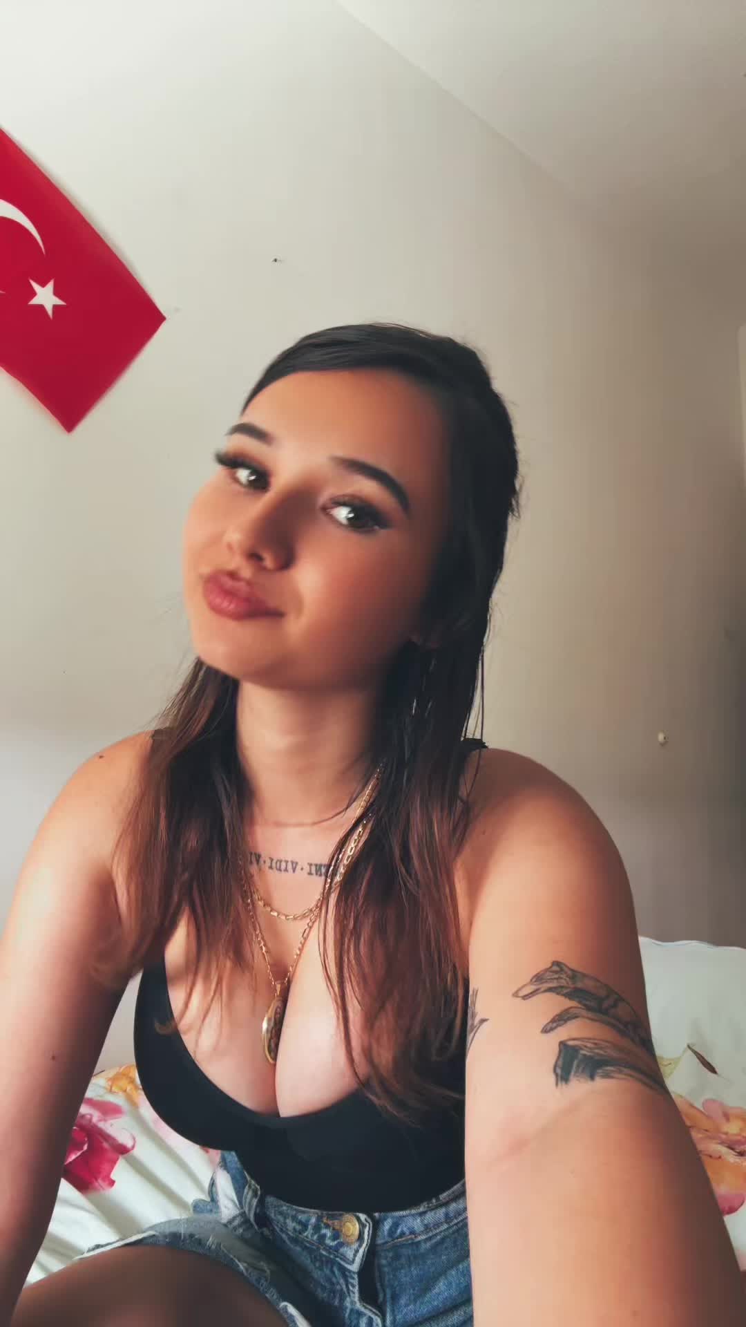 @Emicshuj