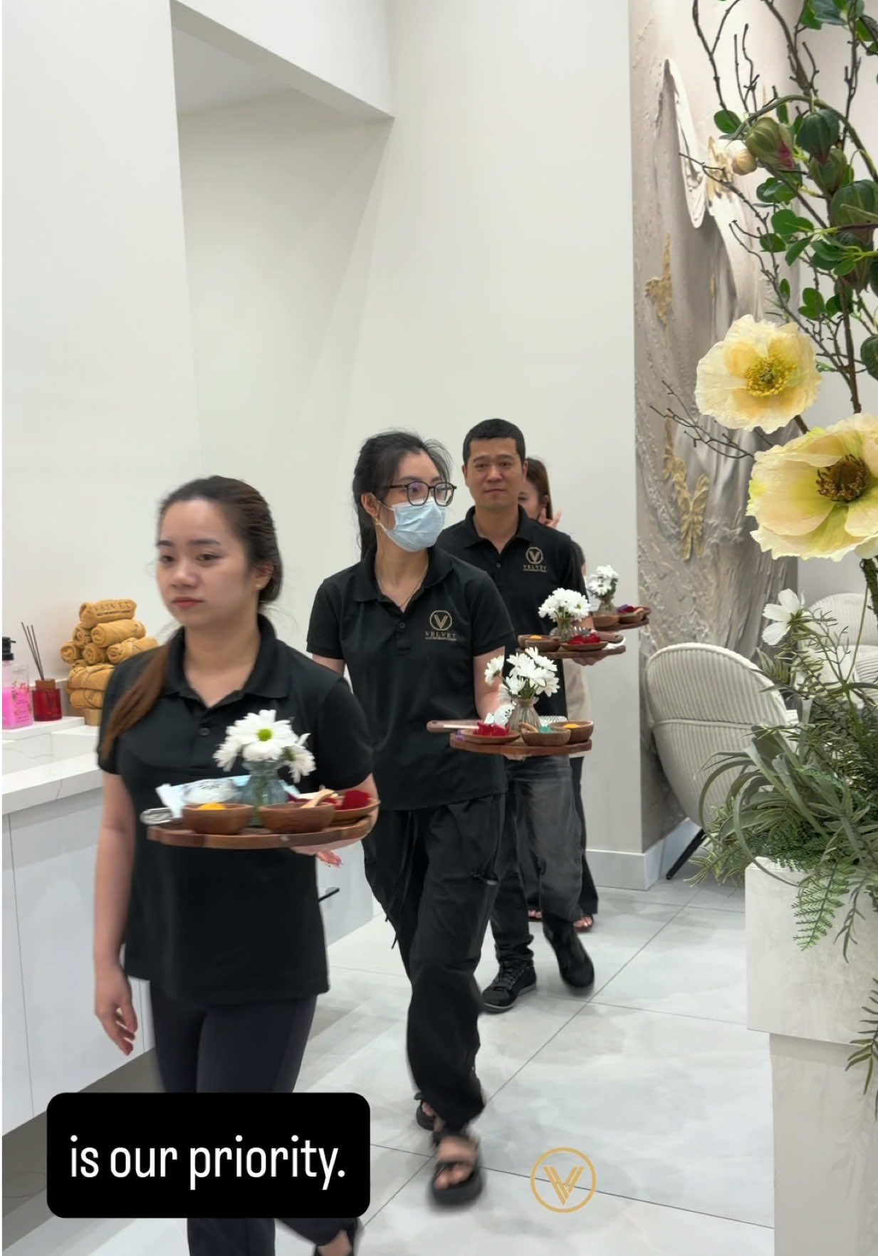 @velvet nails kw