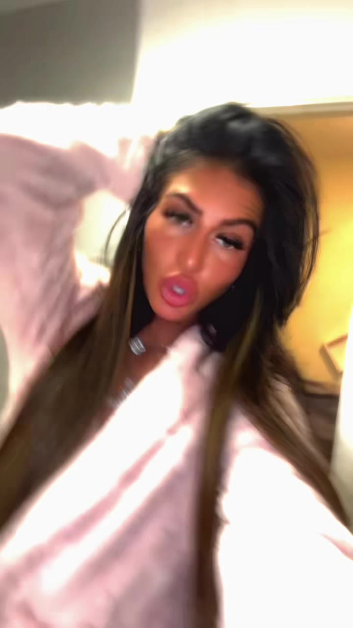 @courtneyreanne