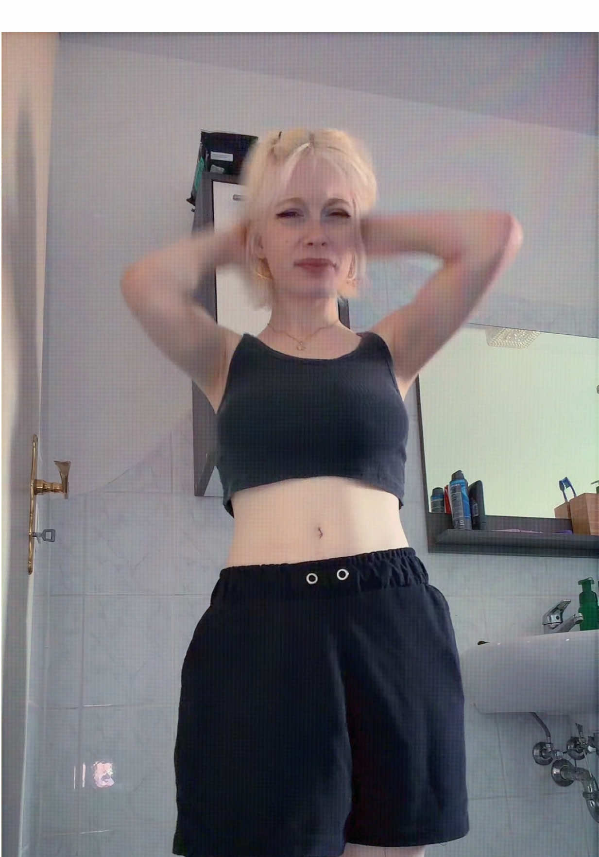 @⦻ anna ⦻