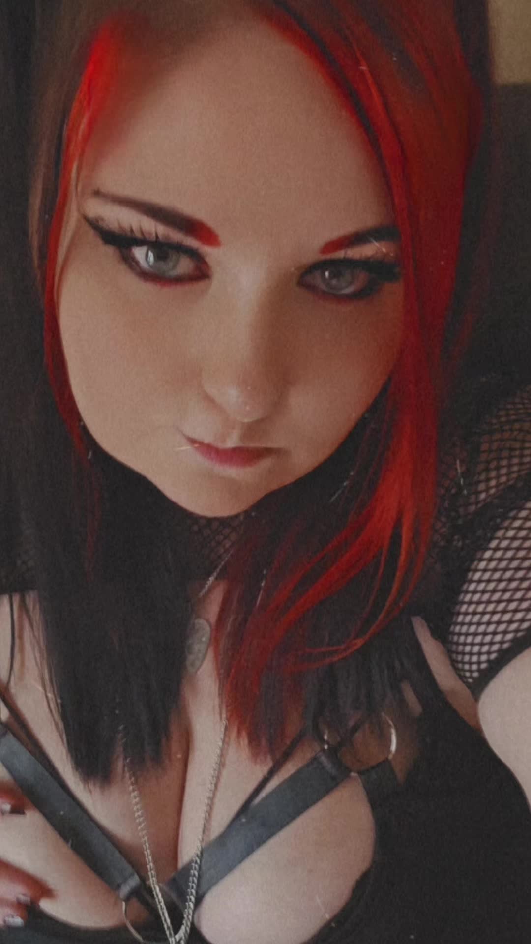@〰️🖤MandyMoustache🖤〰️