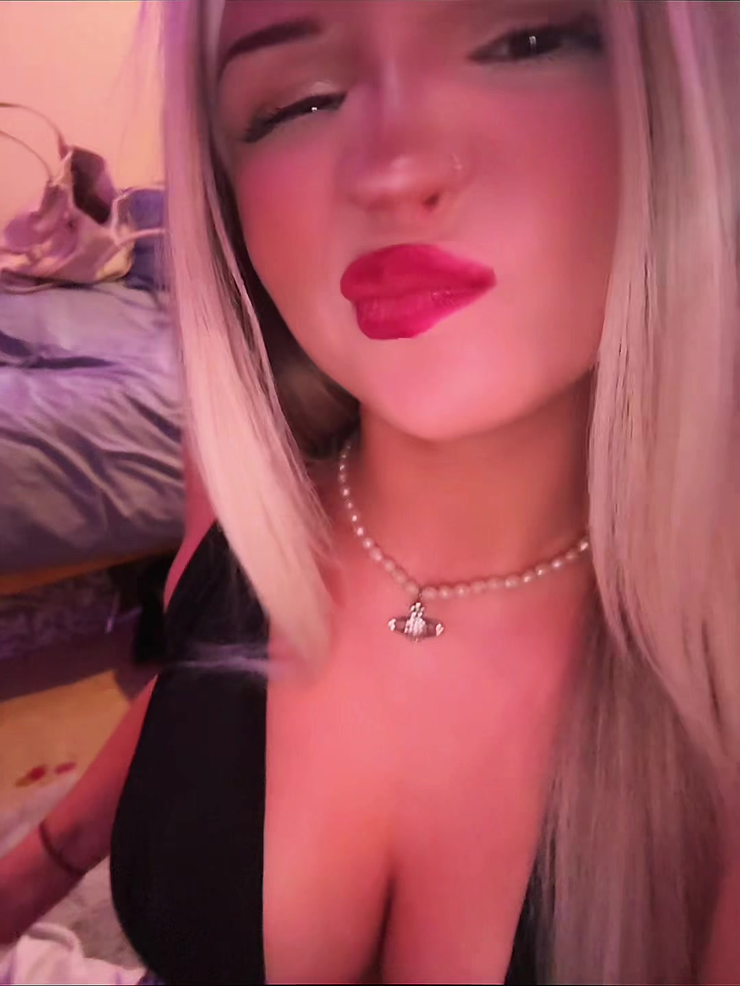 @Isabellend