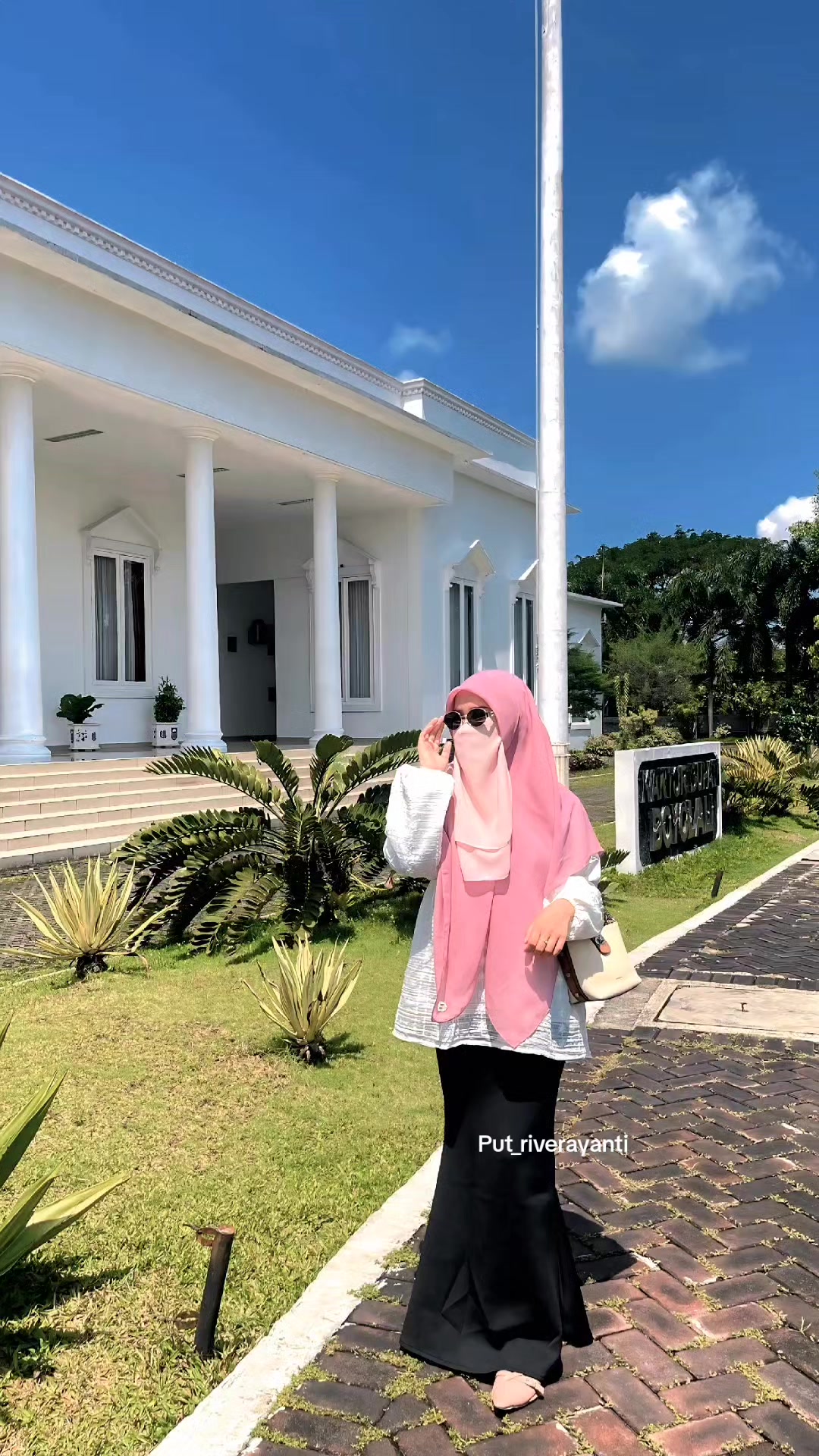 @Putriii🦋🦋