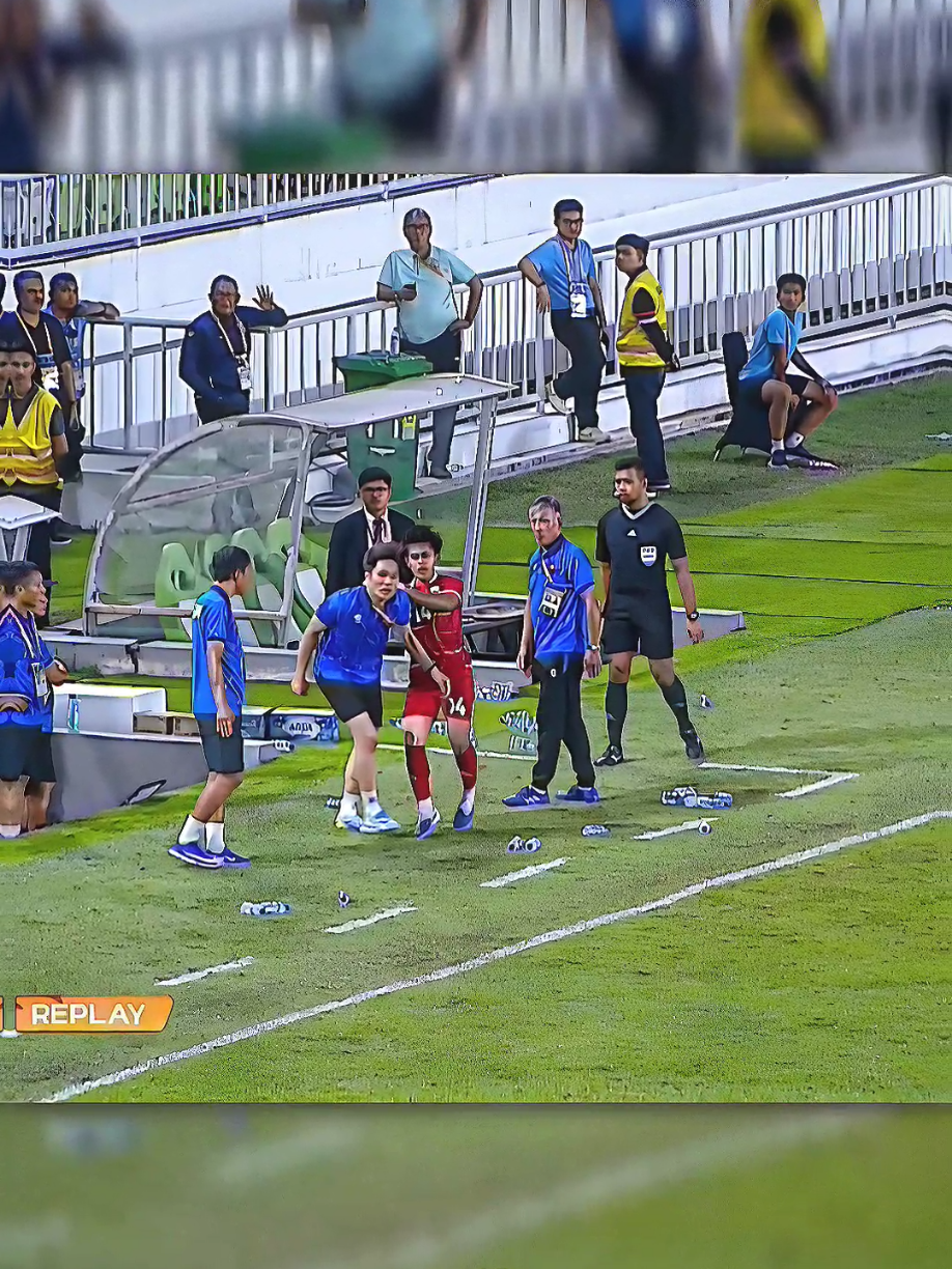 @Zakil suka Bola