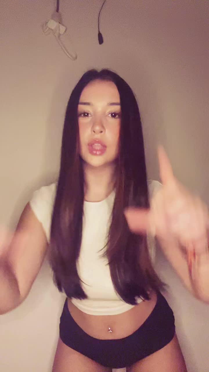 @𖣂