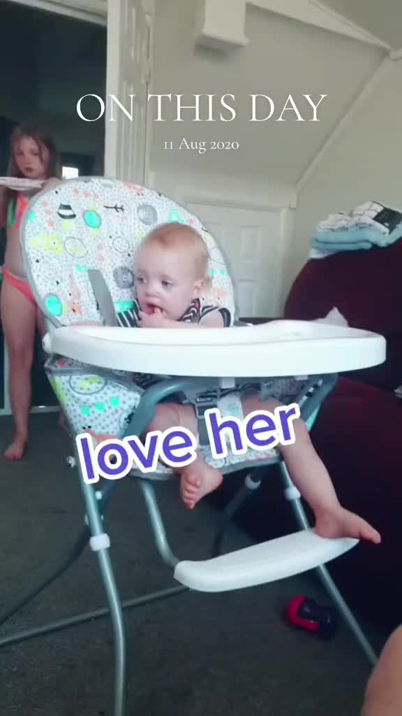 @KellyLovesBooks