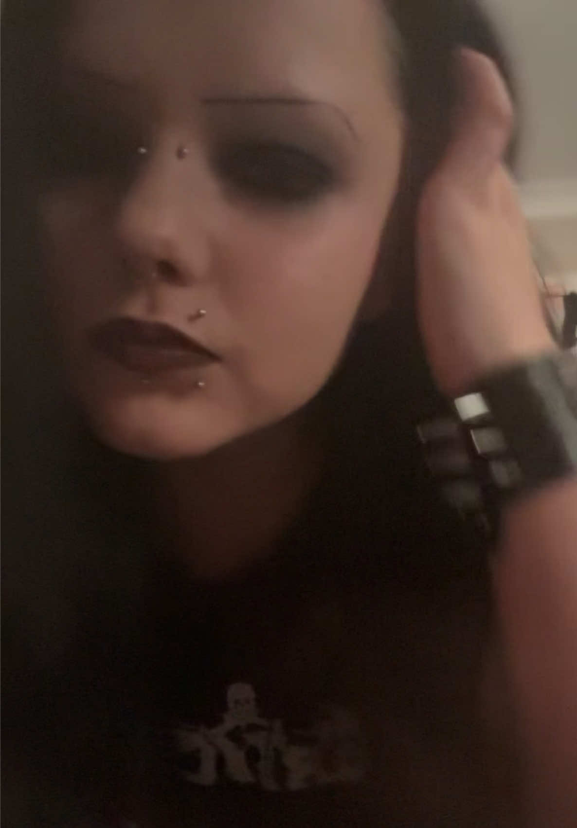 @Goth (;´༎ຶٹ༎ຶ`)