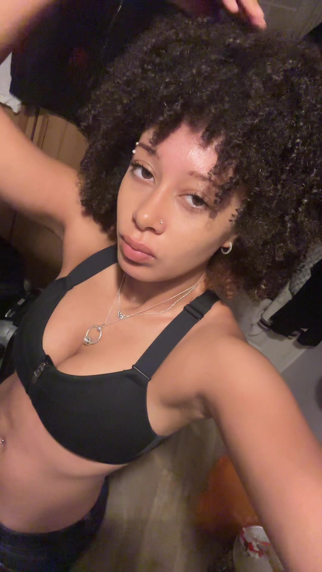 @roxannee