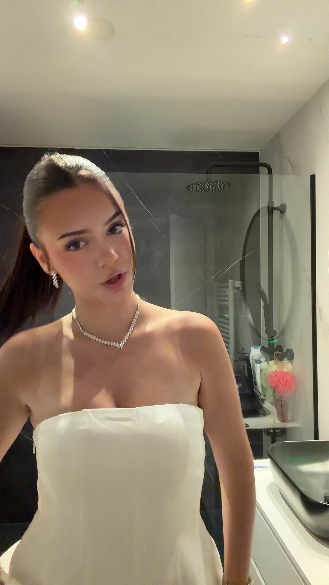 @lu