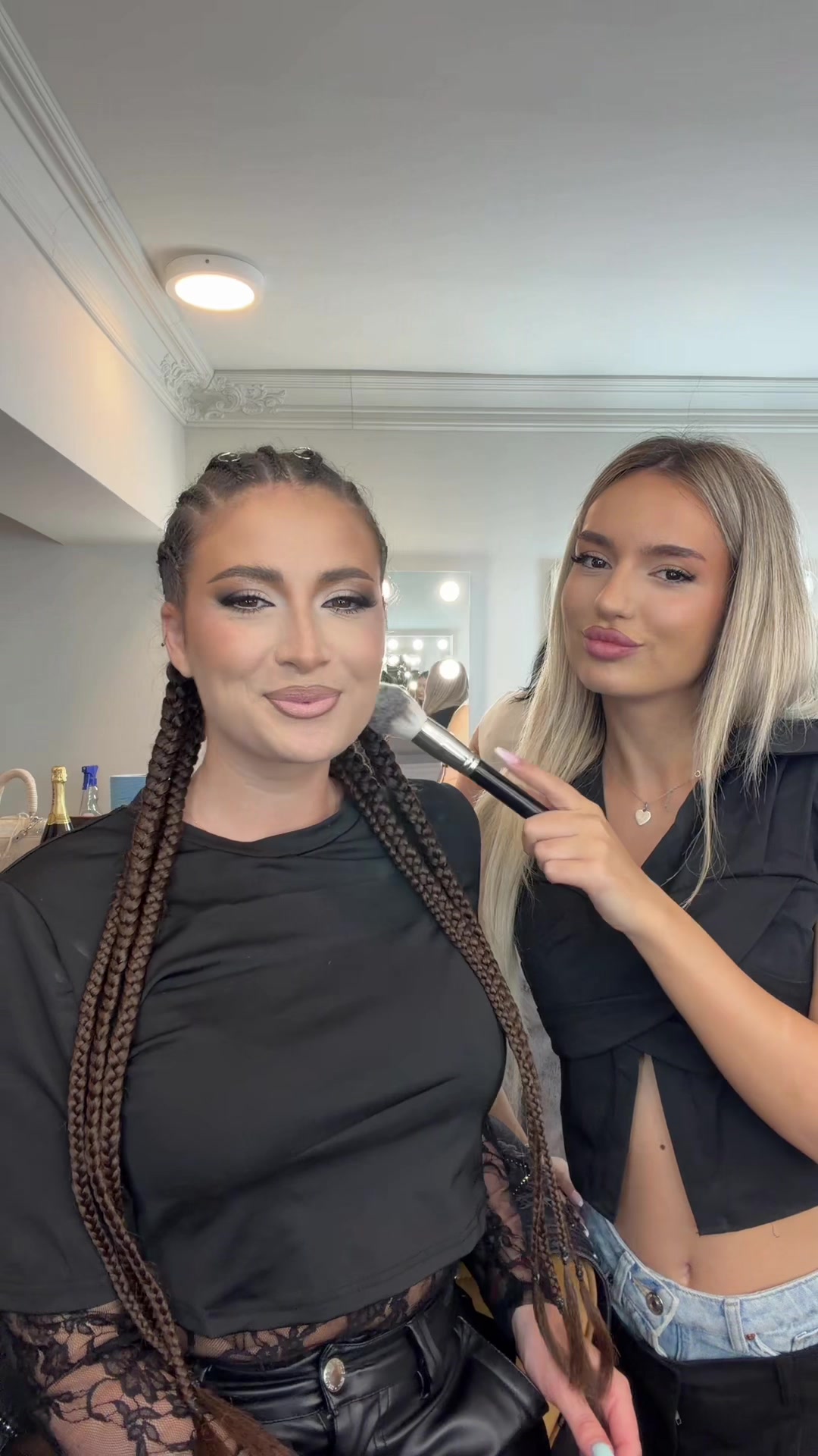 @Naomi💛