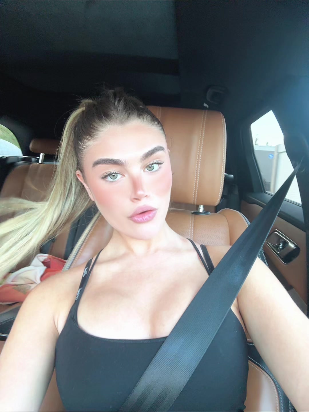 @eliett
