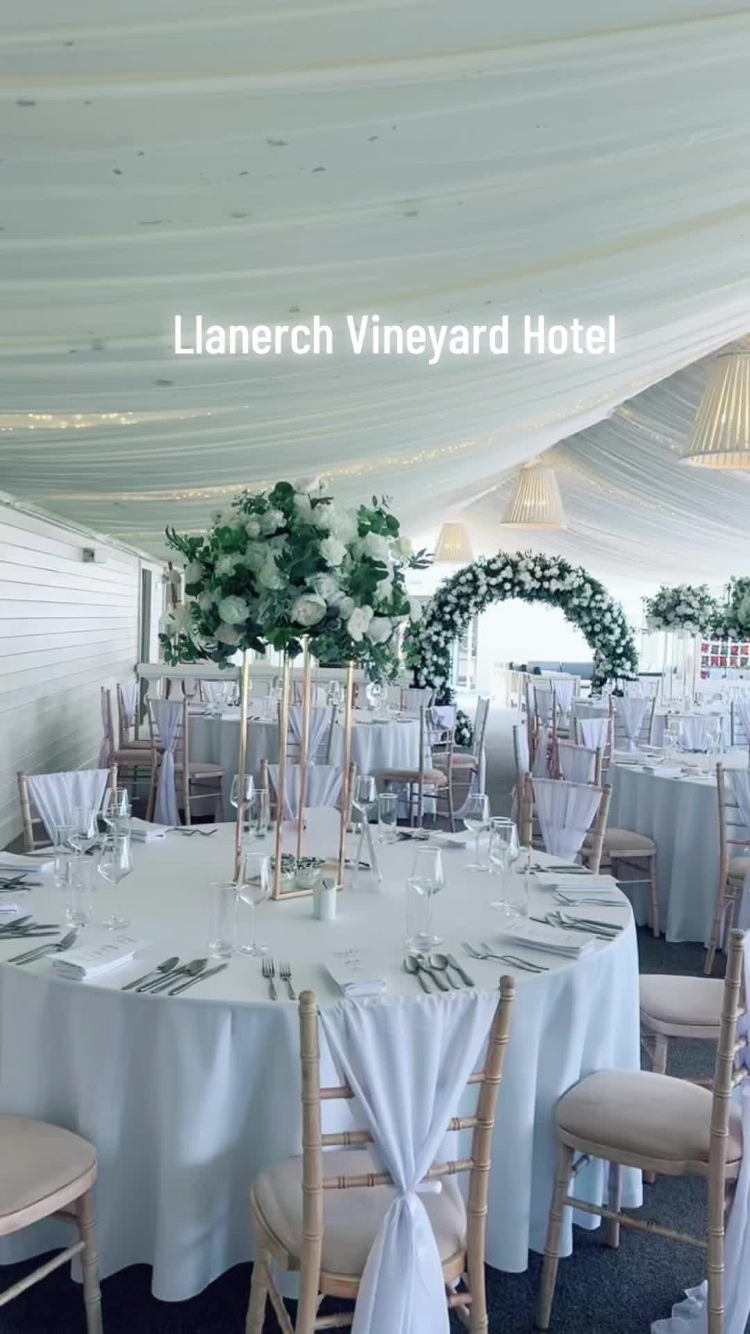 @Wedding flower & venue stylist