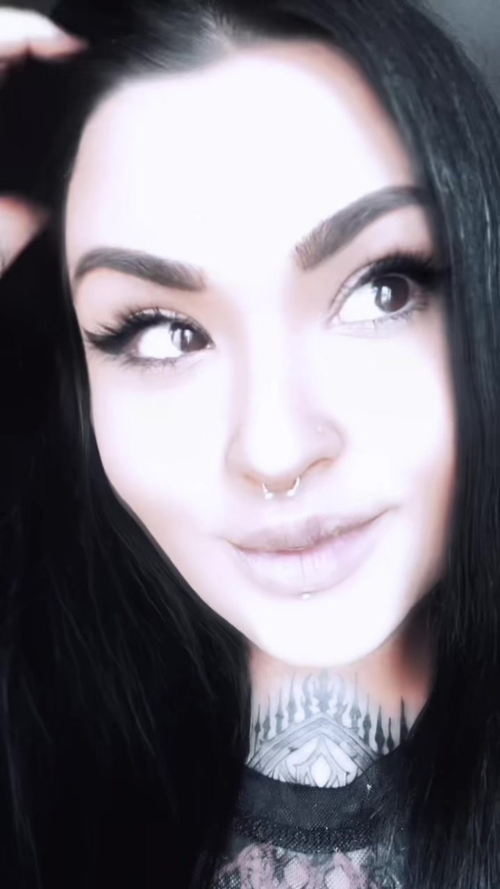@𝕷𝖎𝖛𝖎𝖓𝖌𝕯𝖊𝖆𝖉𝕲𝖎𝖗𝖑🖤