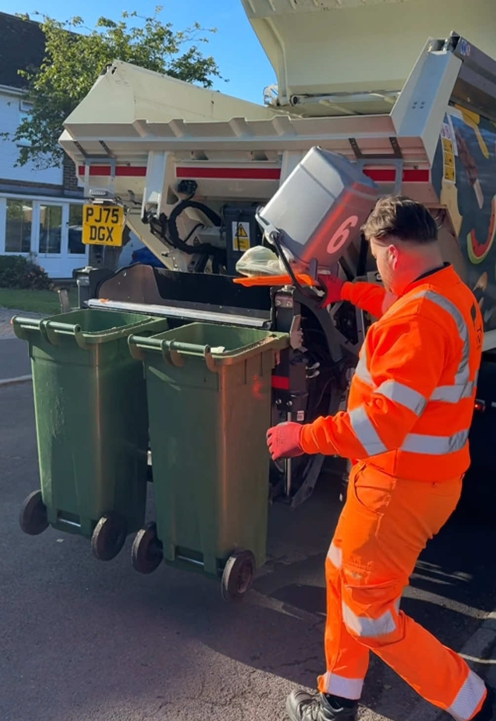 @Sussex Bin Lorrys