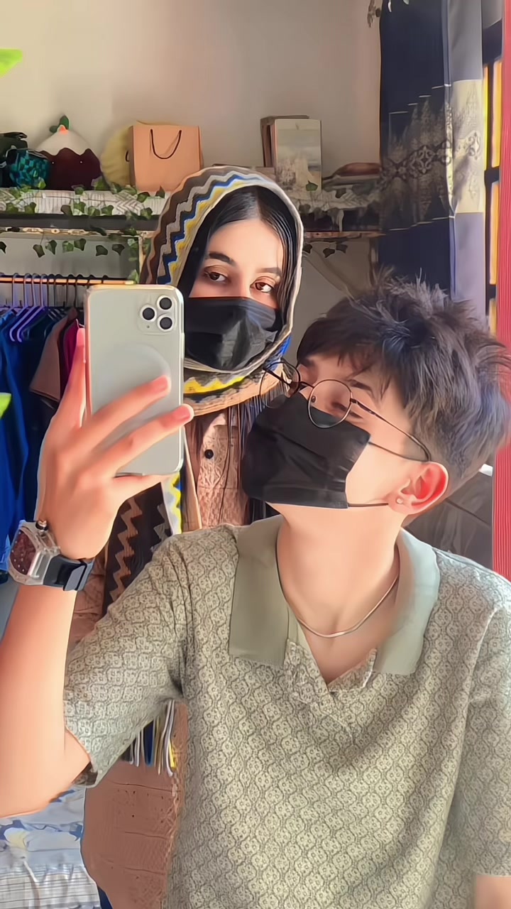 @𝓗𝓸𝓷𝓮𝔂🐝