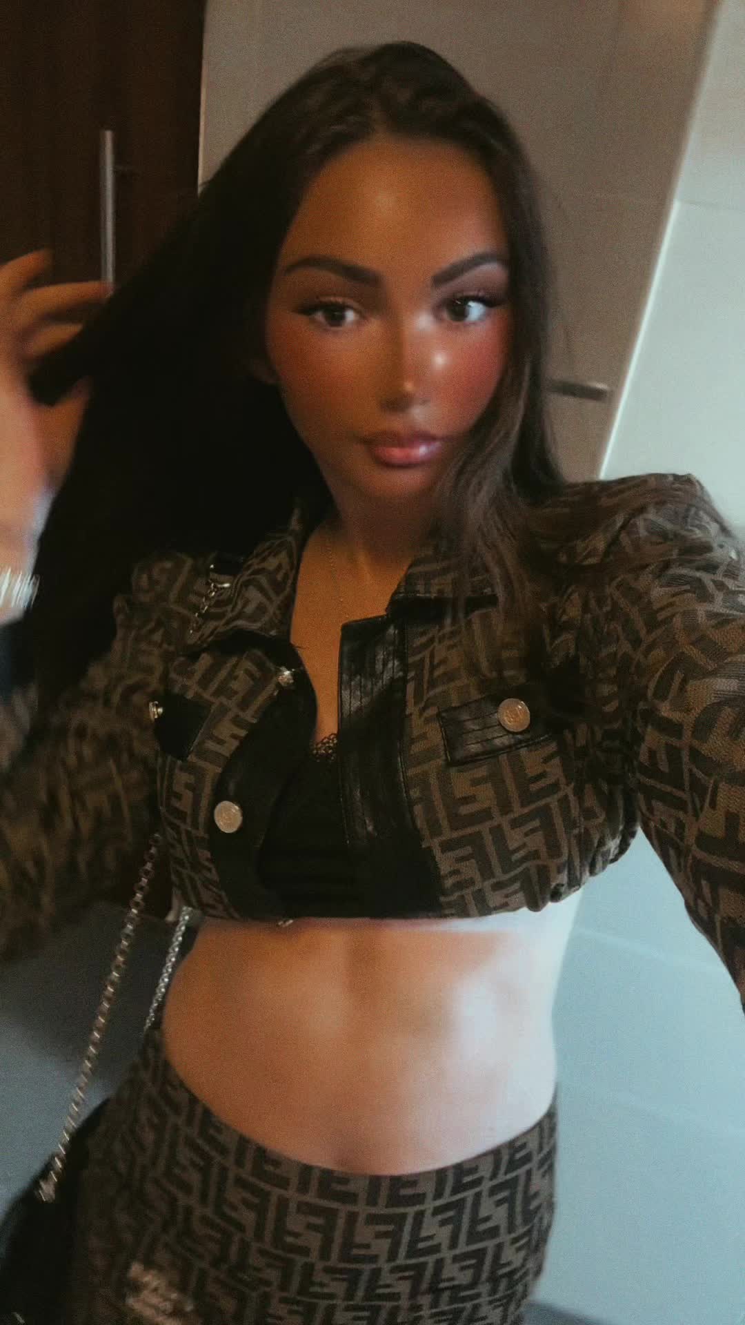 @indiannaknee