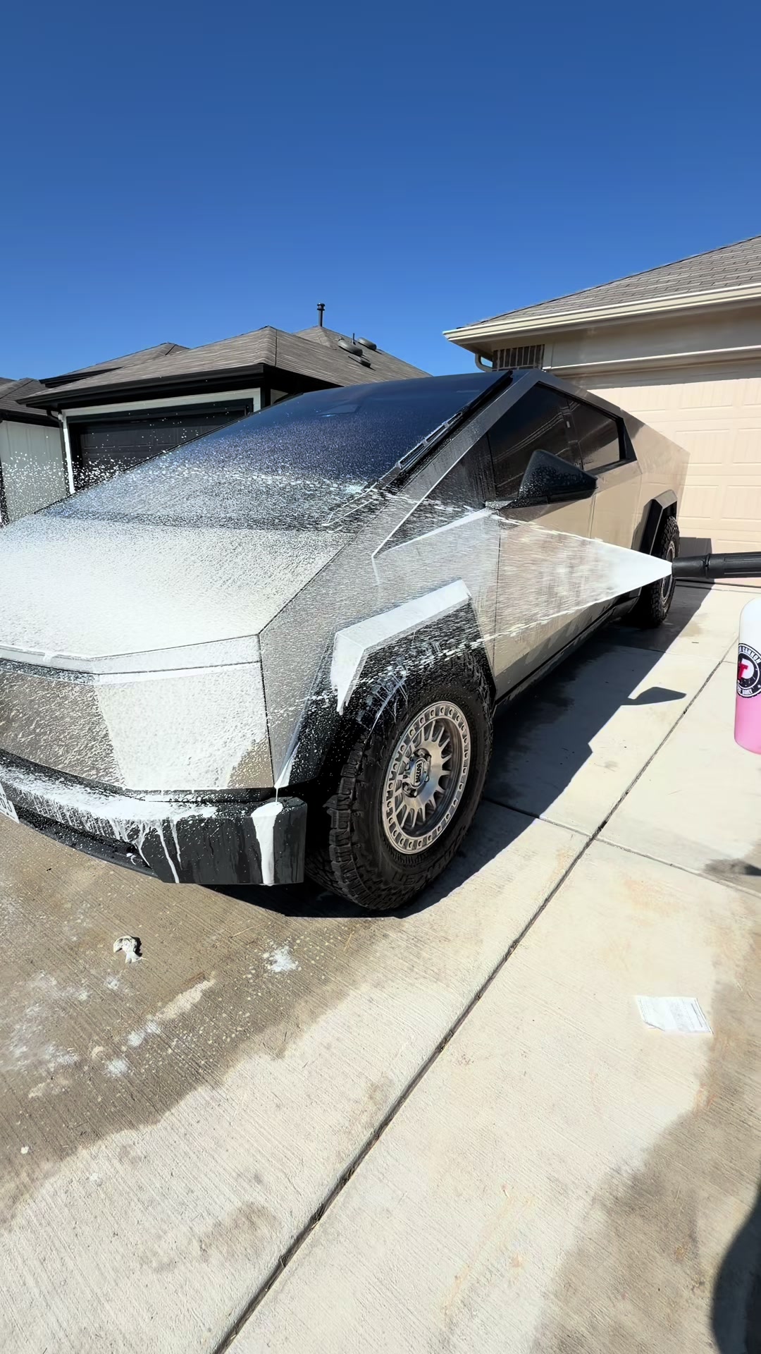 @DJ’s Auto Detailing
