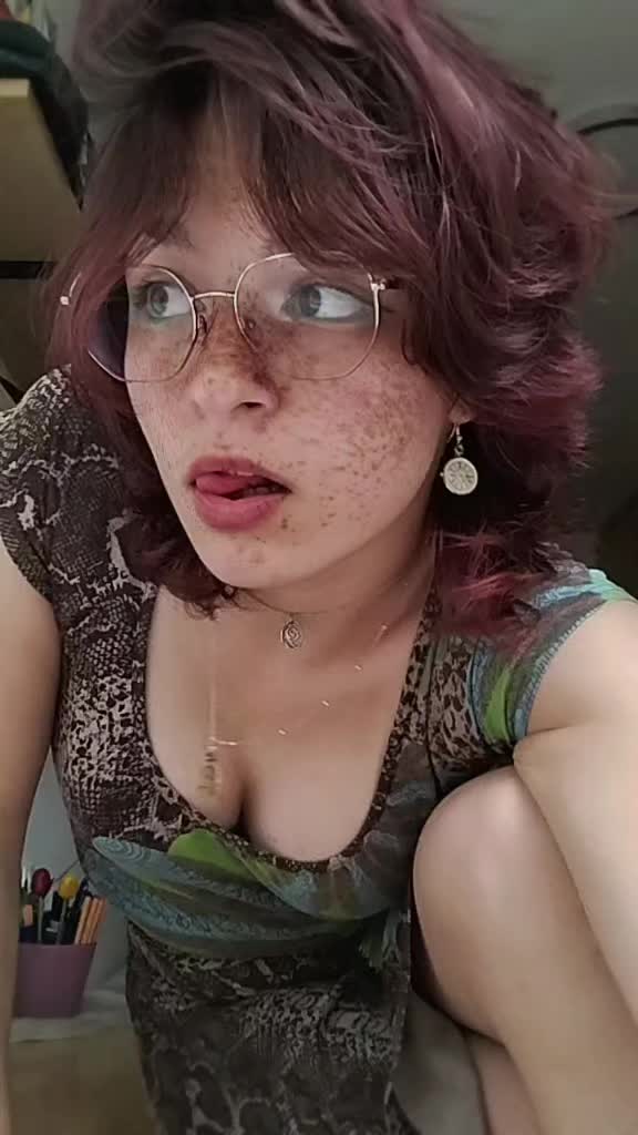 @니카🐸