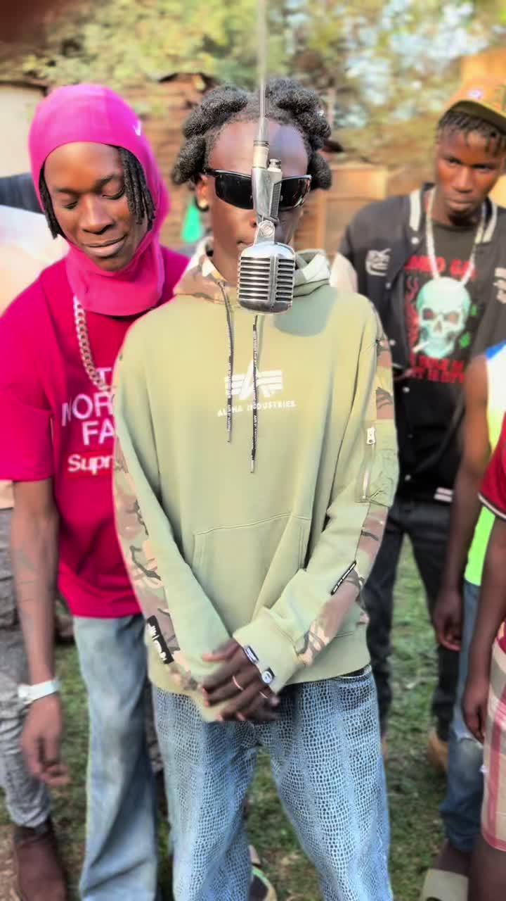 @FlossDaArtist🇺🇬🇬🇧