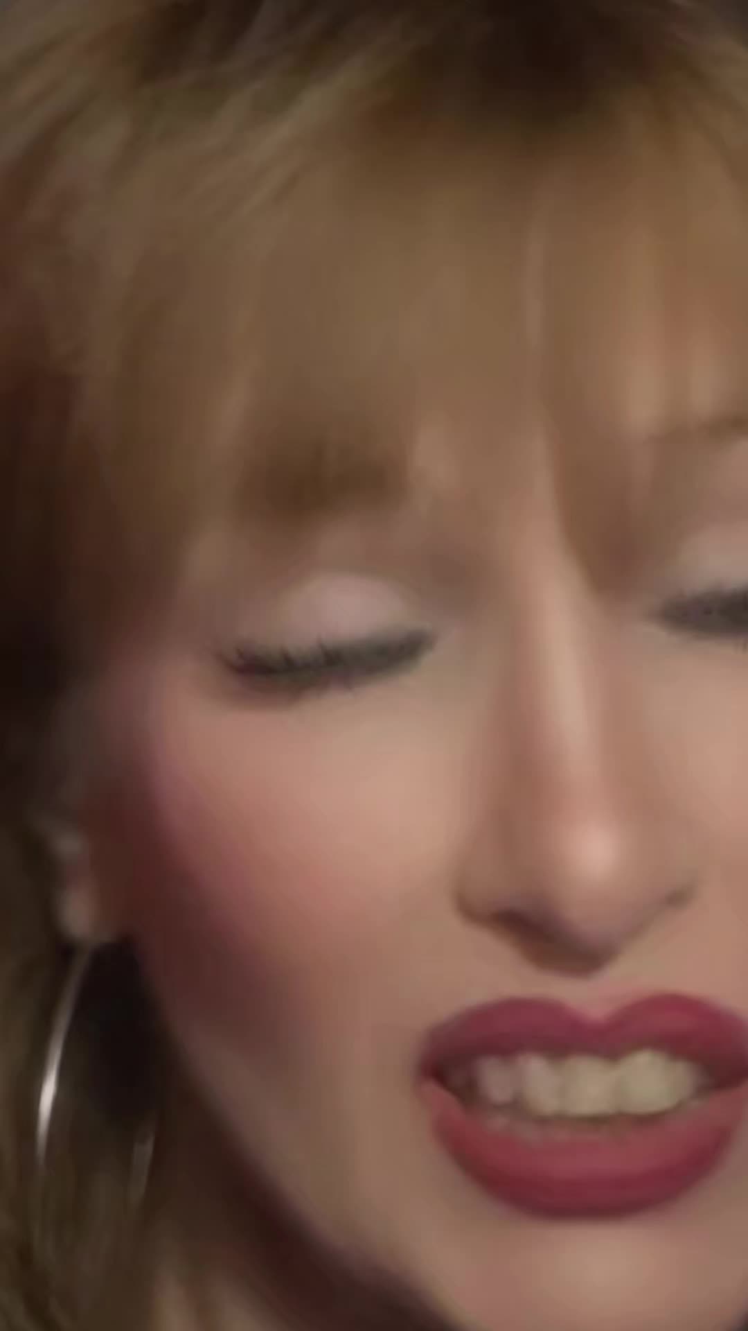 @N U R I A 🌹🌹💋