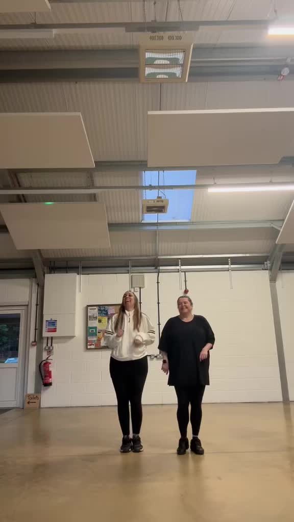 @foxyslinedancing