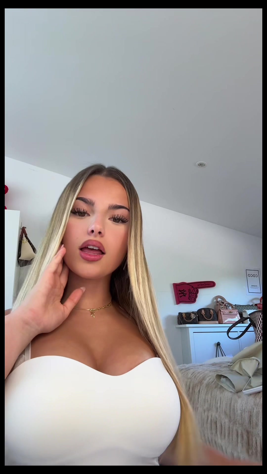 @𝐕🌸