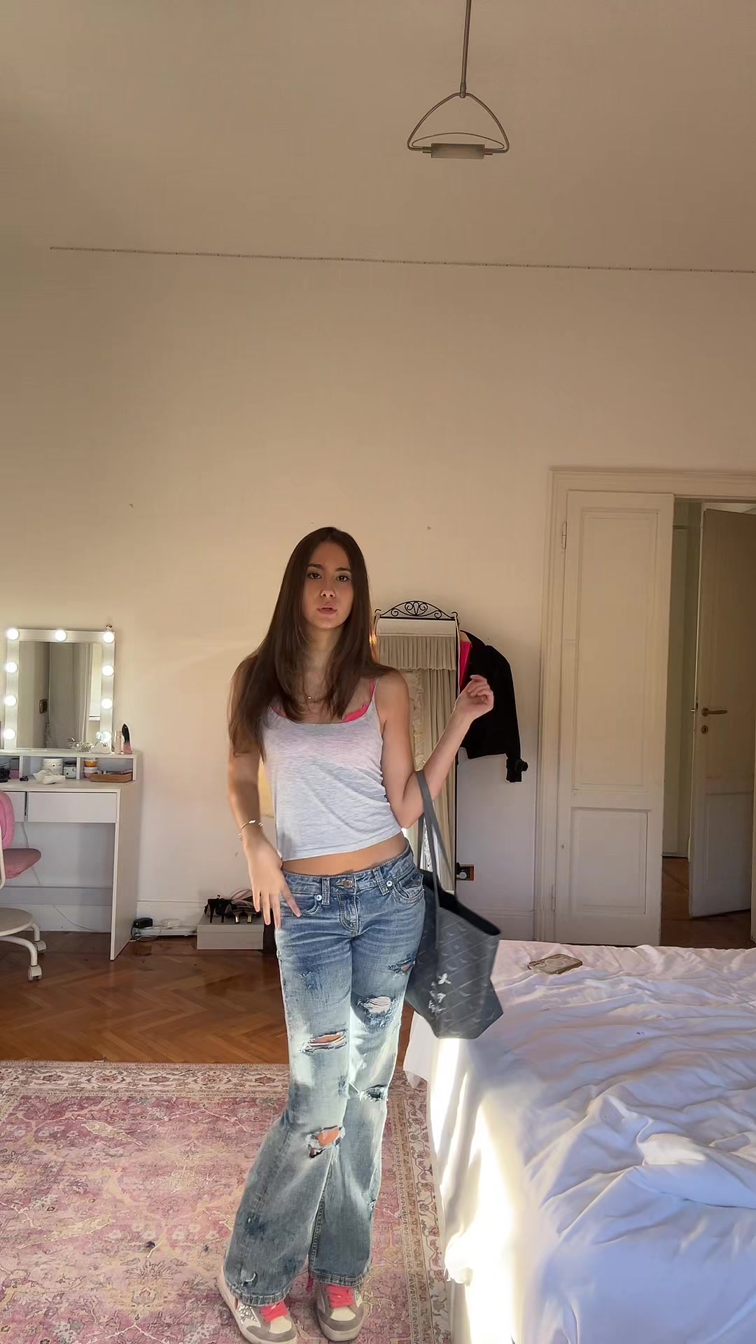 @️