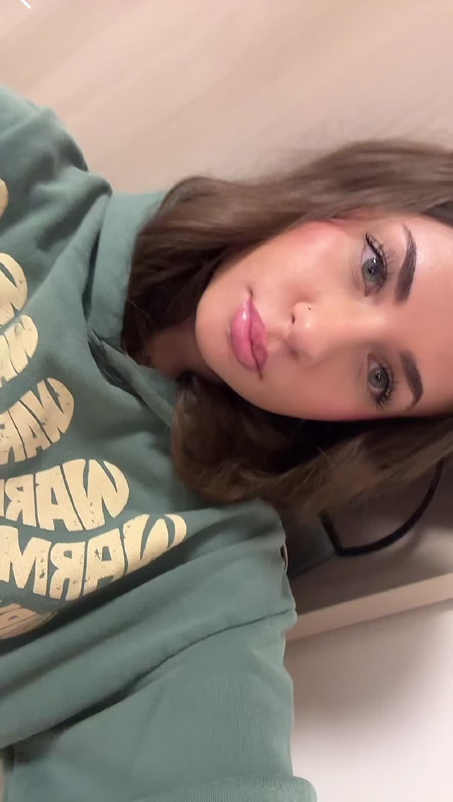 @👸🏼