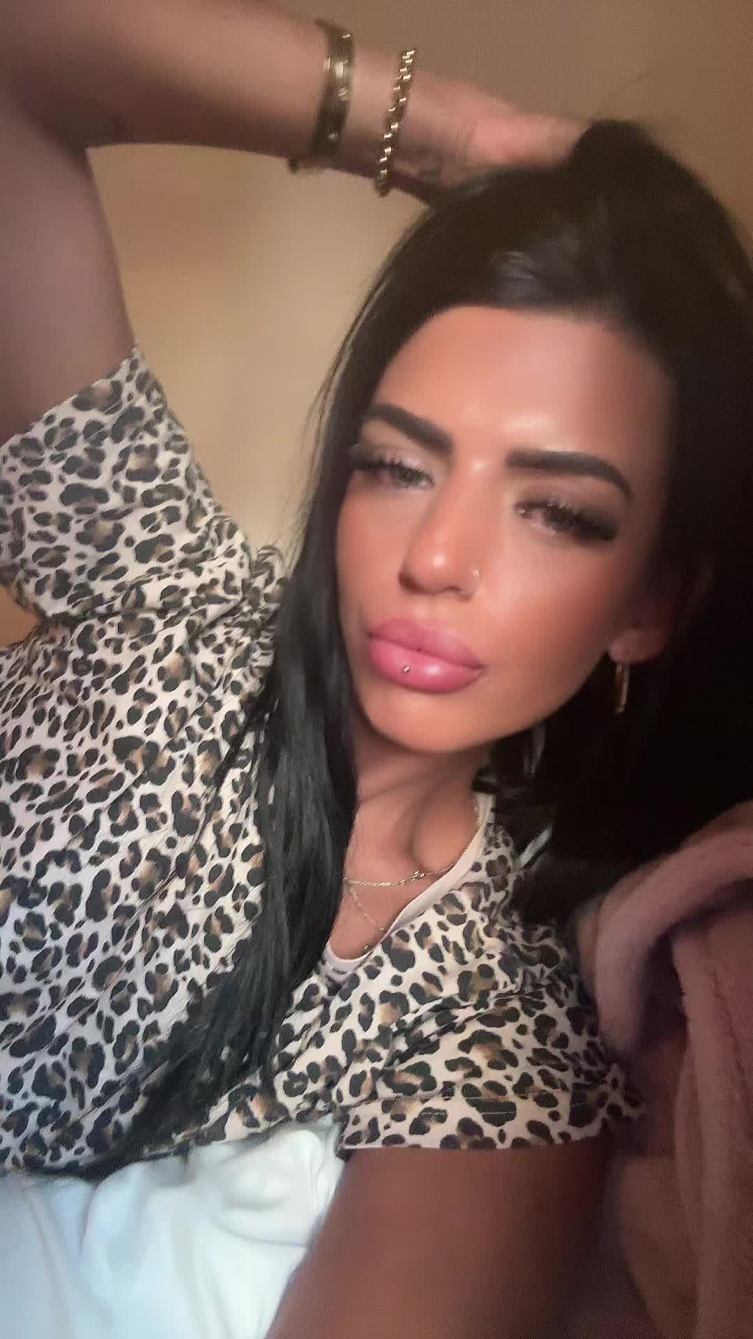 @𝓔 𝓫 𝓸 𝓷 𝔂 🍒