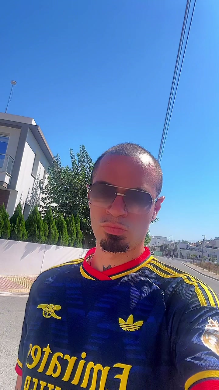 @andonisneo