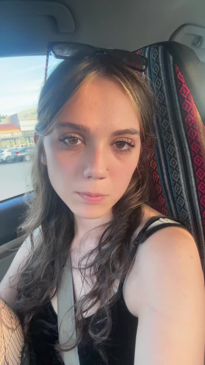 @ellieerosemaryy