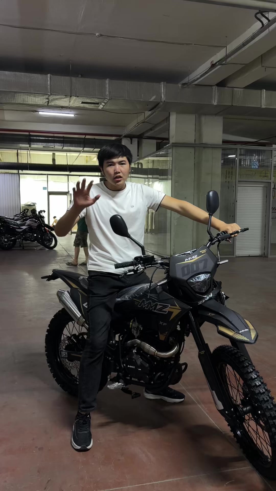 @MOTO luxe