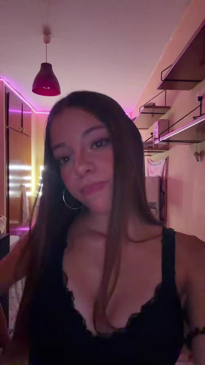 @Ahinaritaa_